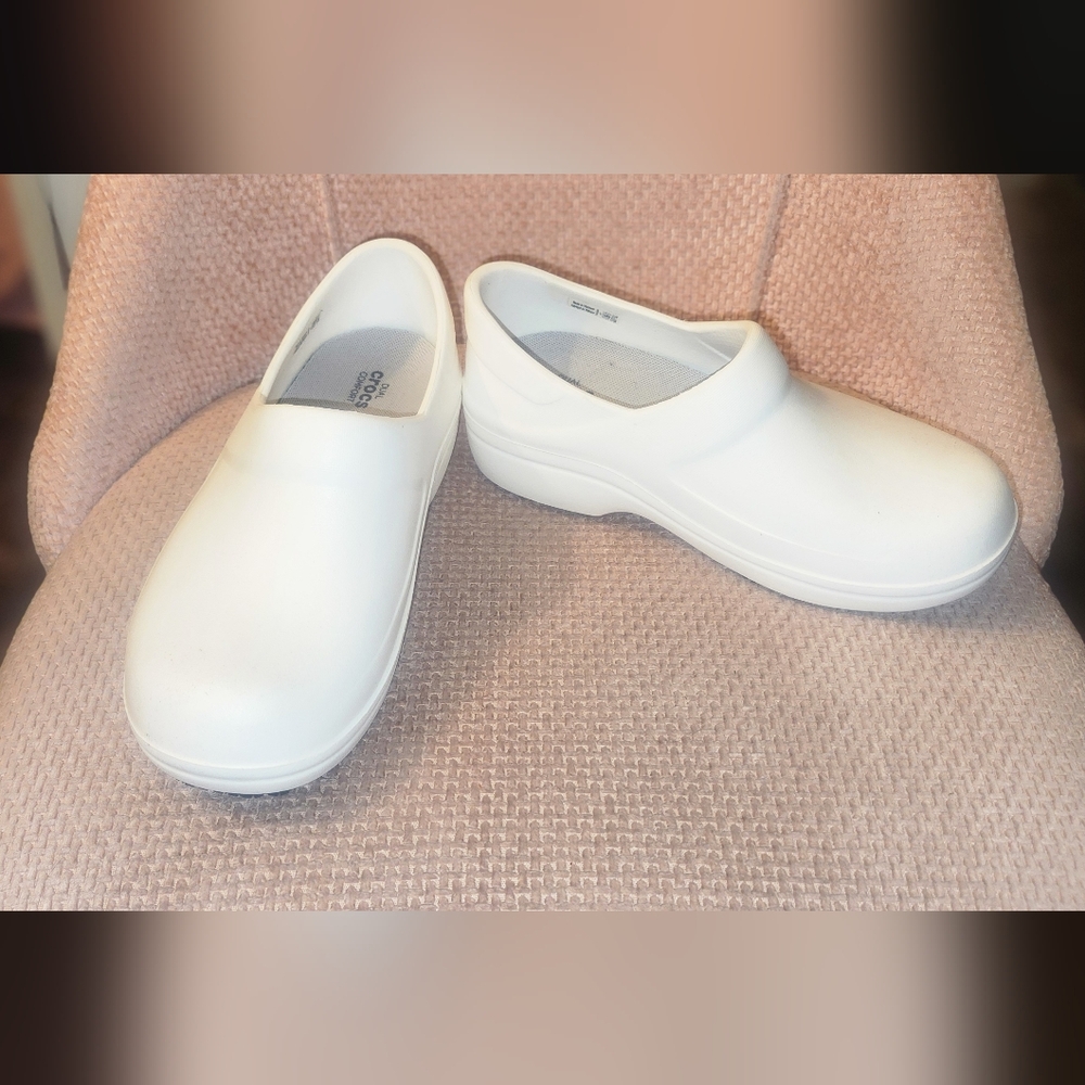 CROCS White & Black Slip-On Clogs 7